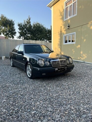 Mercedes E 230 1997, 334,500 km - 2.3 l - Masallı