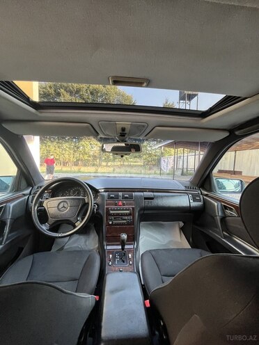 Mercedes E 230 1997, 334,500 km - 2.3 l - Masallı