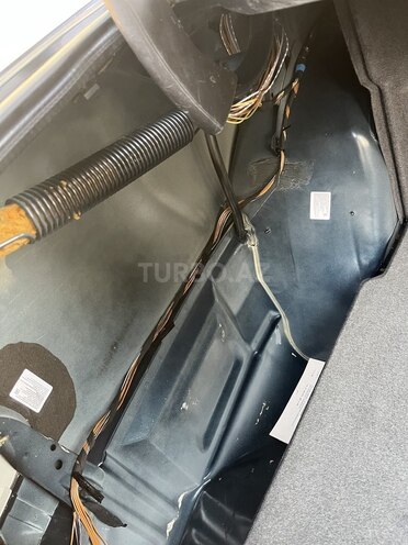 Mercedes E 230 1997, 334,500 km - 2.3 l - Masallı