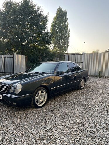 Mercedes E 230 1997, 334,500 km - 2.3 l - Masallı