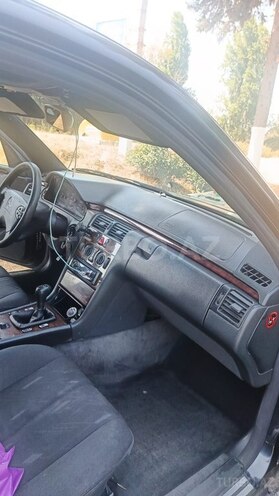 Mercedes E 220 1996, 497,838 km - 2.2 l - Lənkəran