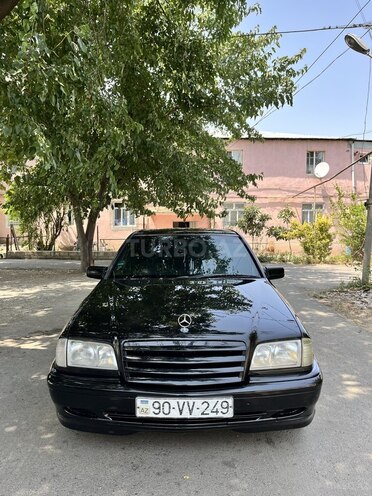 Mercedes C 220 2000, 252,136 km - 2.2 l - Qazax
