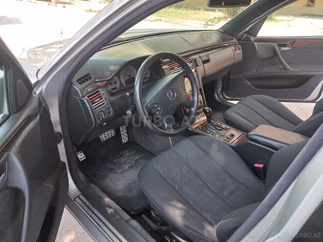 Mercedes E 240 1997, 345,216 km - 2.4 l - Bakı
