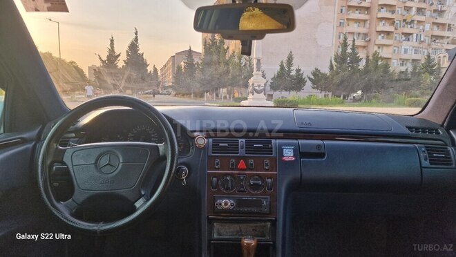 Mercedes E 230 1996, 210,000 km - 2.3 л - Sumqayıt