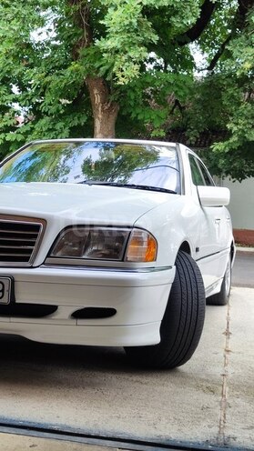 Mercedes C 230 1997, 262,000 km - 2.3 л - Quba