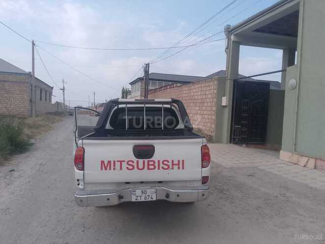 Mitsubishi L200 2013, 277,000 km - 2.5 l - Gəncə