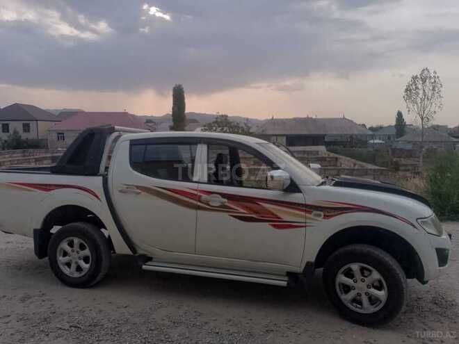 Mitsubishi L200 2013, 277,000 km - 2.5 l - Gəncə