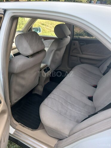 Mercedes E 220 1999, 745,231 km - 2.2 l - Quba