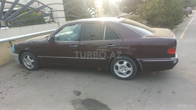 Mercedes E 220 1999, 832,382 km - 2.2 л - Şəmkir