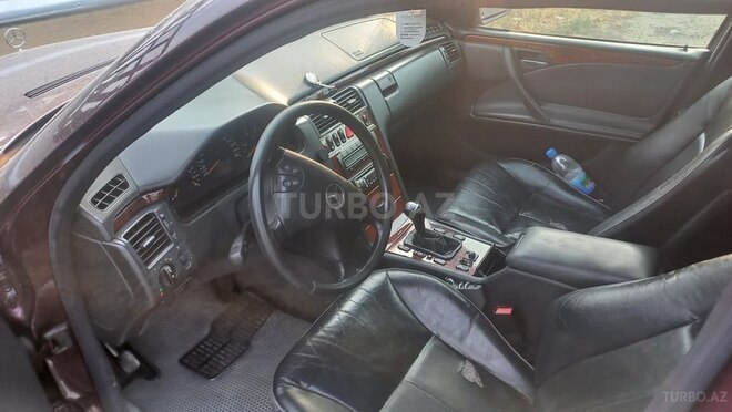 Mercedes E 220 1999, 832,382 km - 2.2 л - Şəmkir