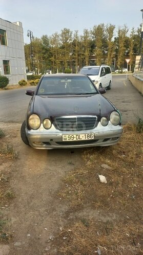Mercedes E 220 1999, 832,382 km - 2.2 л - Şəmkir