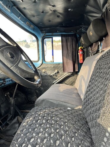 ZIL 130 1992, 385,000 km - 11.0 l - Qəbələ