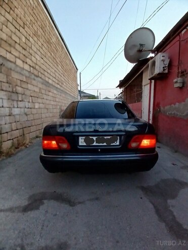 Mercedes E 230 1996, 301,000 km - 2.3 л - Xırdalan
