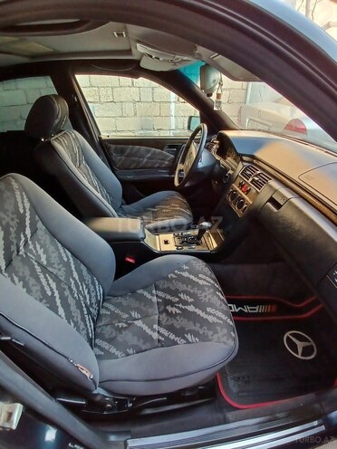 Mercedes E 230 1996, 301,000 km - 2.3 л - Xırdalan