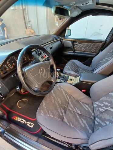 Mercedes E 230 1996, 301,000 km - 2.3 л - Xırdalan