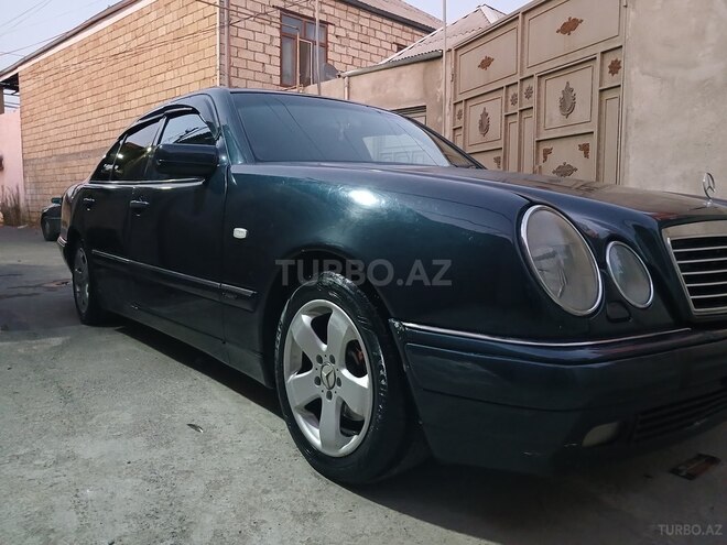 Mercedes E 230 1996, 301,000 km - 2.3 л - Xırdalan