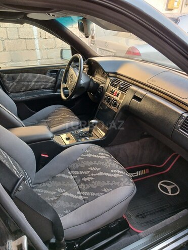 Mercedes E 230 1996, 301,000 km - 2.3 л - Xırdalan