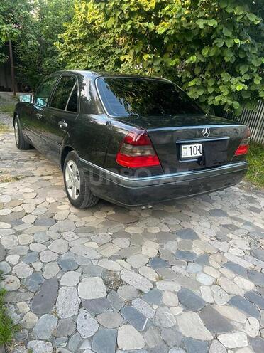 Mercedes C 220 1995, 300,000 km - 2.2 l - İsmayıllı
