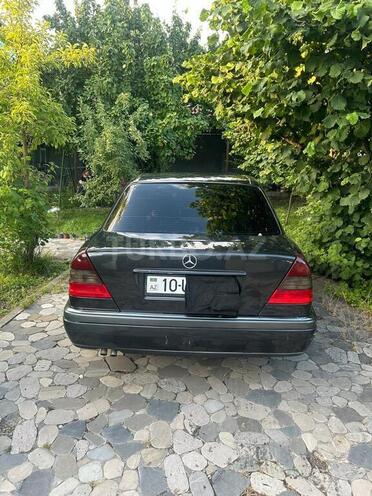 Mercedes C 220 1995, 300,000 km - 2.2 l - İsmayıllı