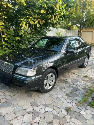 Mercedes C 220 1995, 300,000 km - 2.2 l - İsmayıllı