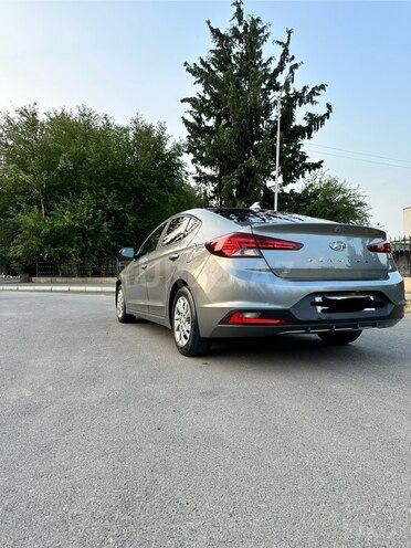 Hyundai Elantra 2019, 121,850 km - 2.0 л - Qazax