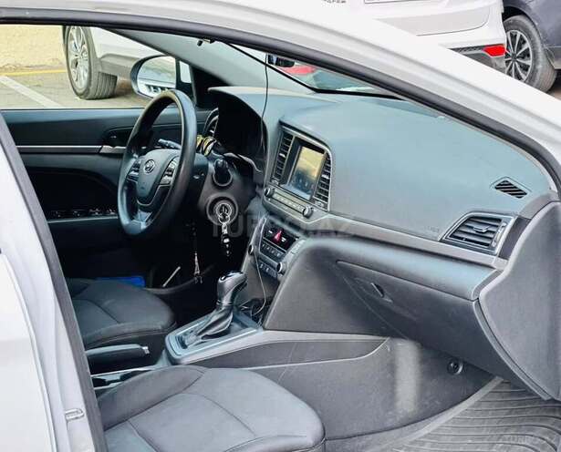 Hyundai Elantra 2018, 120,000 km - 2.0 л - Siyəzən