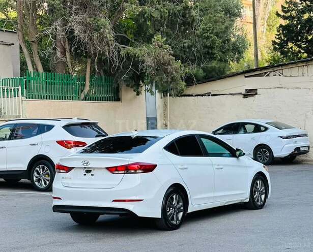 Hyundai Elantra 2018, 120,000 km - 2.0 л - Siyəzən