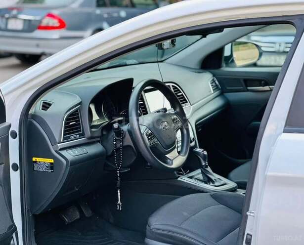 Hyundai Elantra 2018, 120,000 km - 2.0 л - Siyəzən