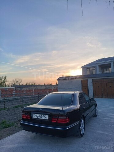 Mercedes E 240 2000, 385,000 km - 2.6 l - Mingəçevir