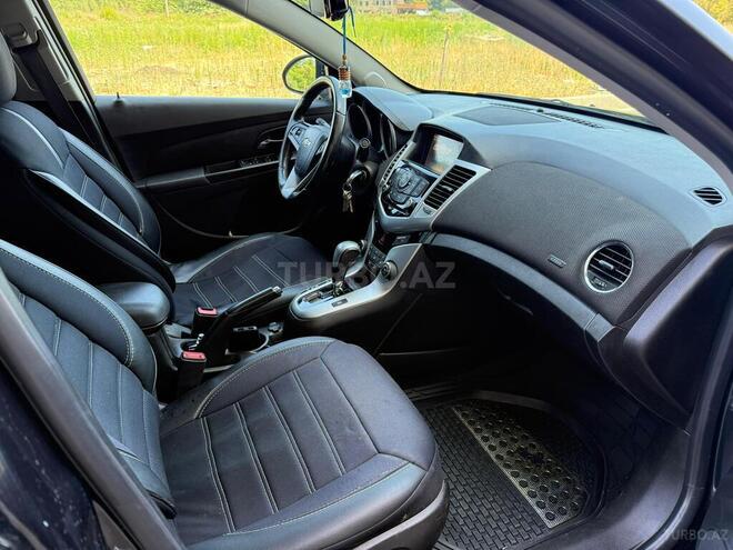 Chevrolet Cruze-11