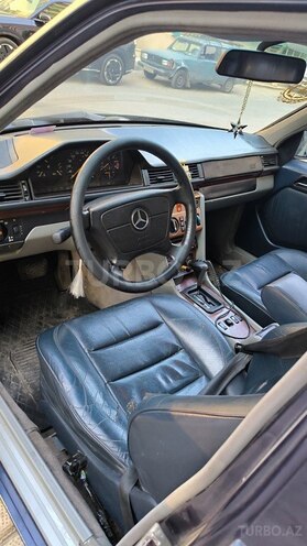 Mercedes E 220 1995, 398,000 km - 2.2 l - Bakı