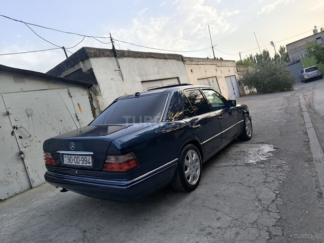 Mercedes E 220 1995, 398,000 km - 2.2 l - Bakı