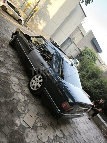 Mercedes E 220 1995, 398,000 km - 2.2 l - Bakı