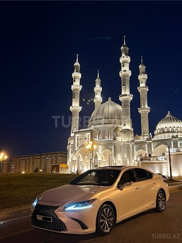 Lexus ES 300h 2019, 63,800 km - 2.5 l - Bakı