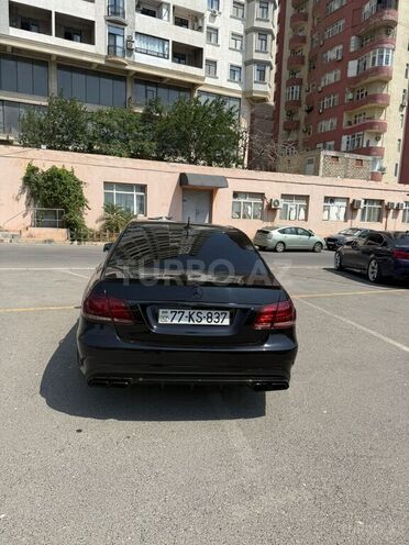 Mercedes E 220 2015, 211,000 km - 2.1 l - Bakı