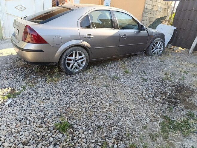 Ford Mondeo 2002, 270,000 km - 2.0 l - Bakı