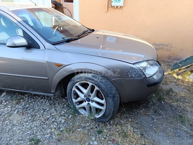 Ford Mondeo 2002, 270,000 km - 2.0 l - Bakı