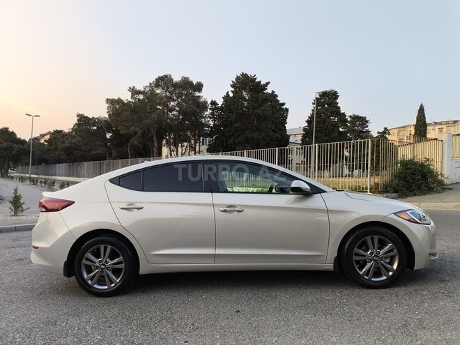 Hyundai Elantra 2017, 88,000 km - 2.0 l - Bakı