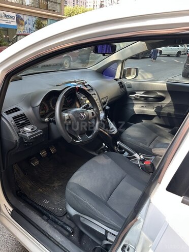 Toyota Auris 2011, 258,000 km - 1.4 l - Bakı
