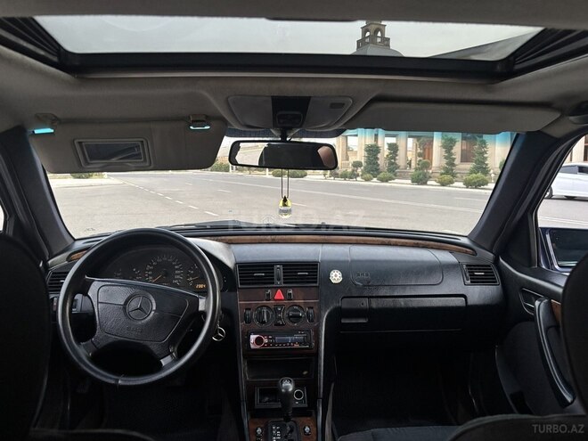 Mercedes C 180 1997, 300,000 km - 1.8 l - Ucar