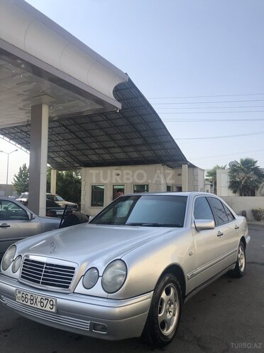 Mercedes E 200 1995, 450,000 km - 2.0 l - Yevlax