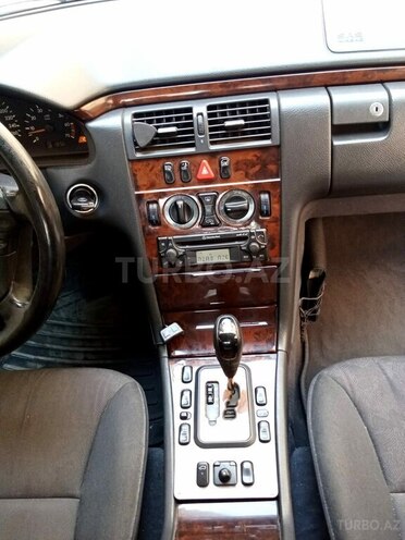Mercedes E 240 2000, 267,845 km - 2.6 л - Bakı