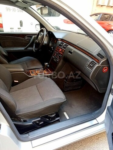 Mercedes E 240 2000, 267,845 km - 2.6 л - Bakı