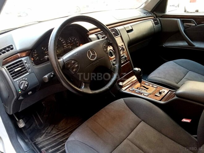 Mercedes E 240 2000, 267,845 km - 2.6 л - Bakı