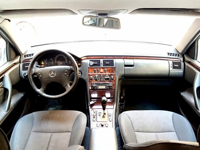 Mercedes E 240 2000, 267,845 km - 2.6 л - Bakı