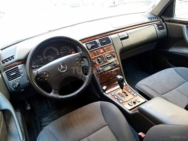 Mercedes E 240 2000, 267,845 km - 2.6 л - Bakı