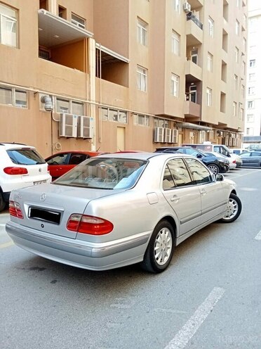Mercedes E 240 2000, 267,845 km - 2.6 л - Bakı