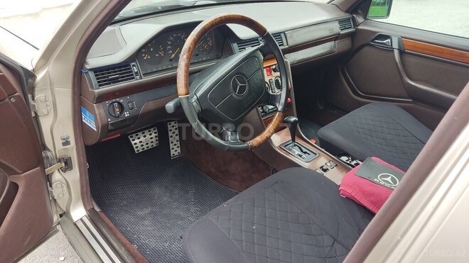 Mercedes E 220 1994, 502,888 km - 2.2 л - Balakən