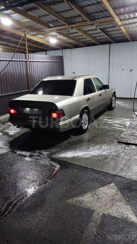 Mercedes E 220 1994, 502,888 km - 2.2 л - Balakən