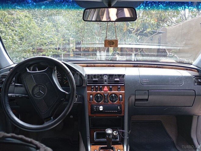 Mercedes C 200 1997, 338,000 km - 2.0 l - Bakı